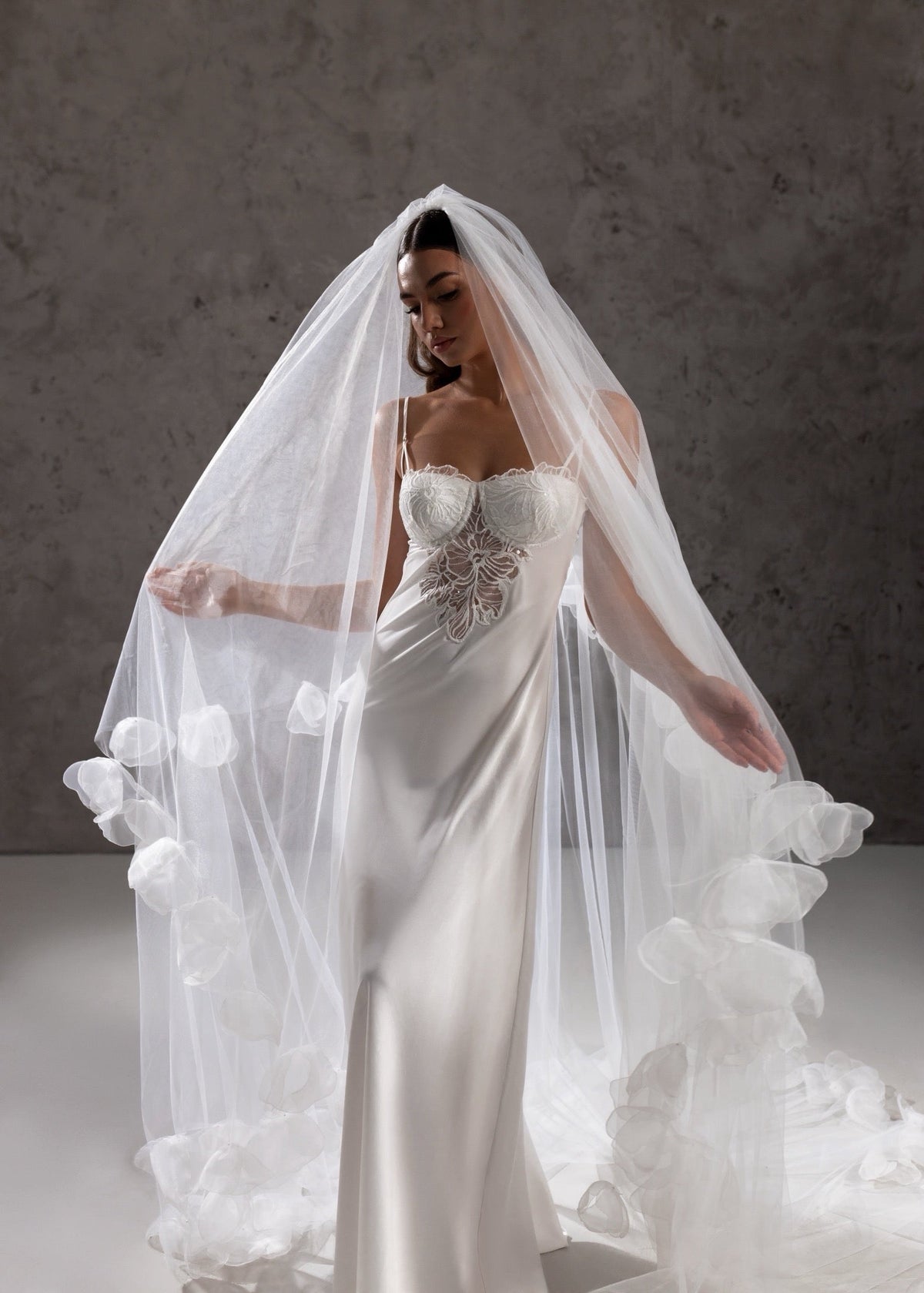 ALICE bridal veil with flowers