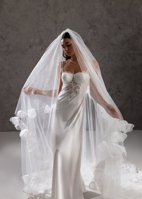 ALICE Bridal Veil with Flowers