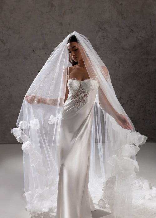 ALICE bridal veil with flowers
