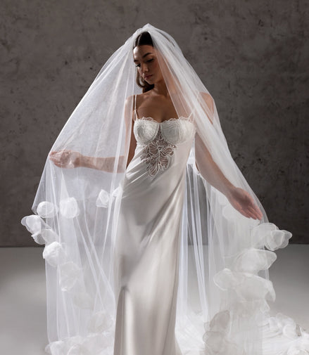 ALICE Bridal Veil with Flowers