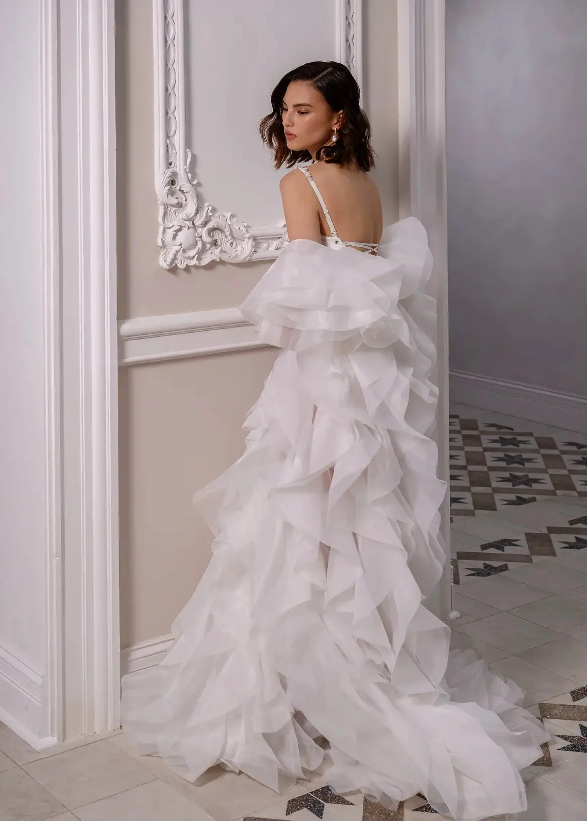 FRIVOLE voluminous cape