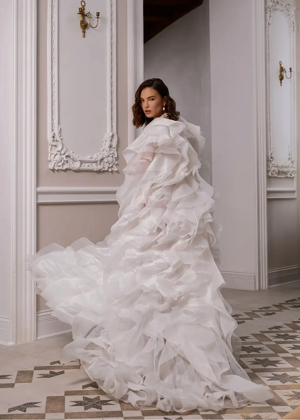 FRIVOLE voluminous cape