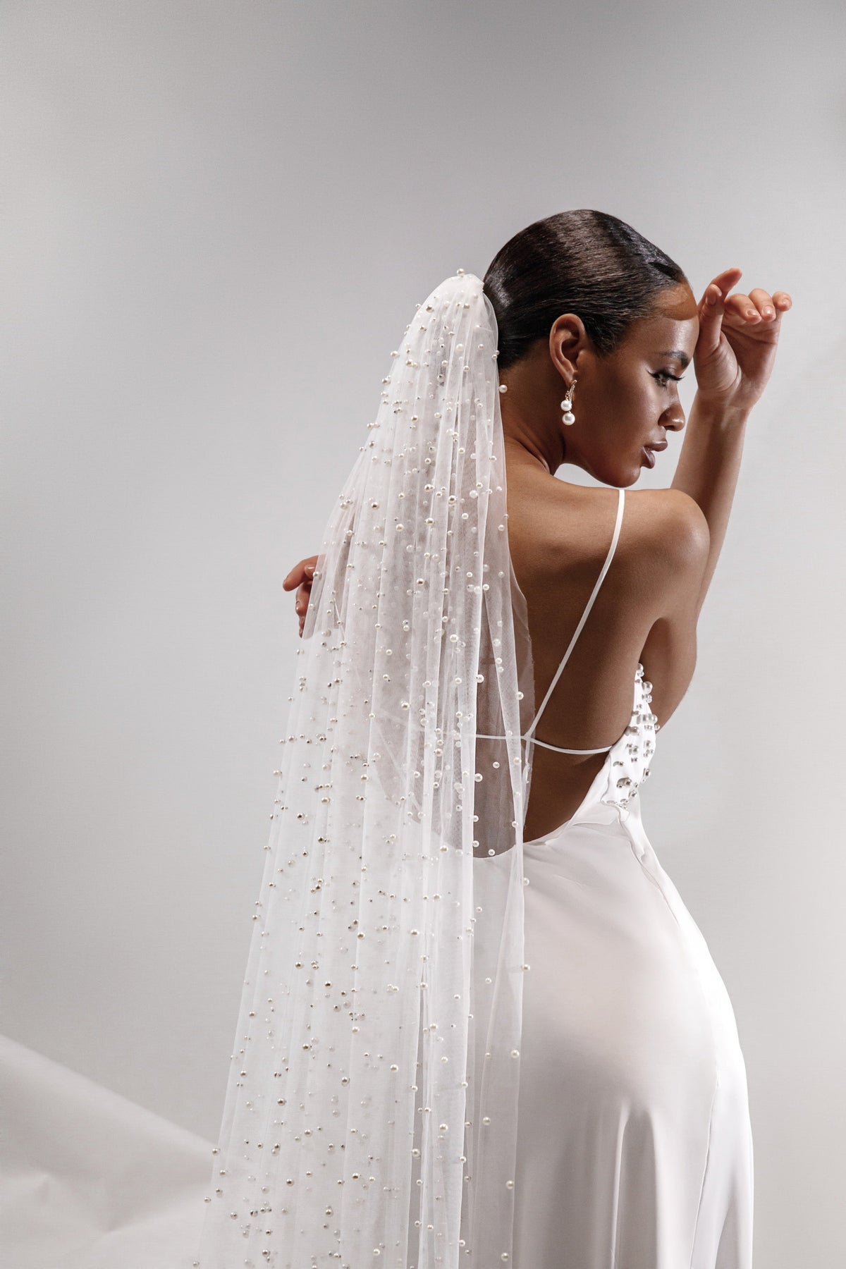 GIGI veil decorated with pearls