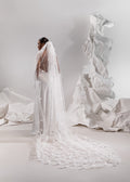 KRIS bridal veil with flower petals