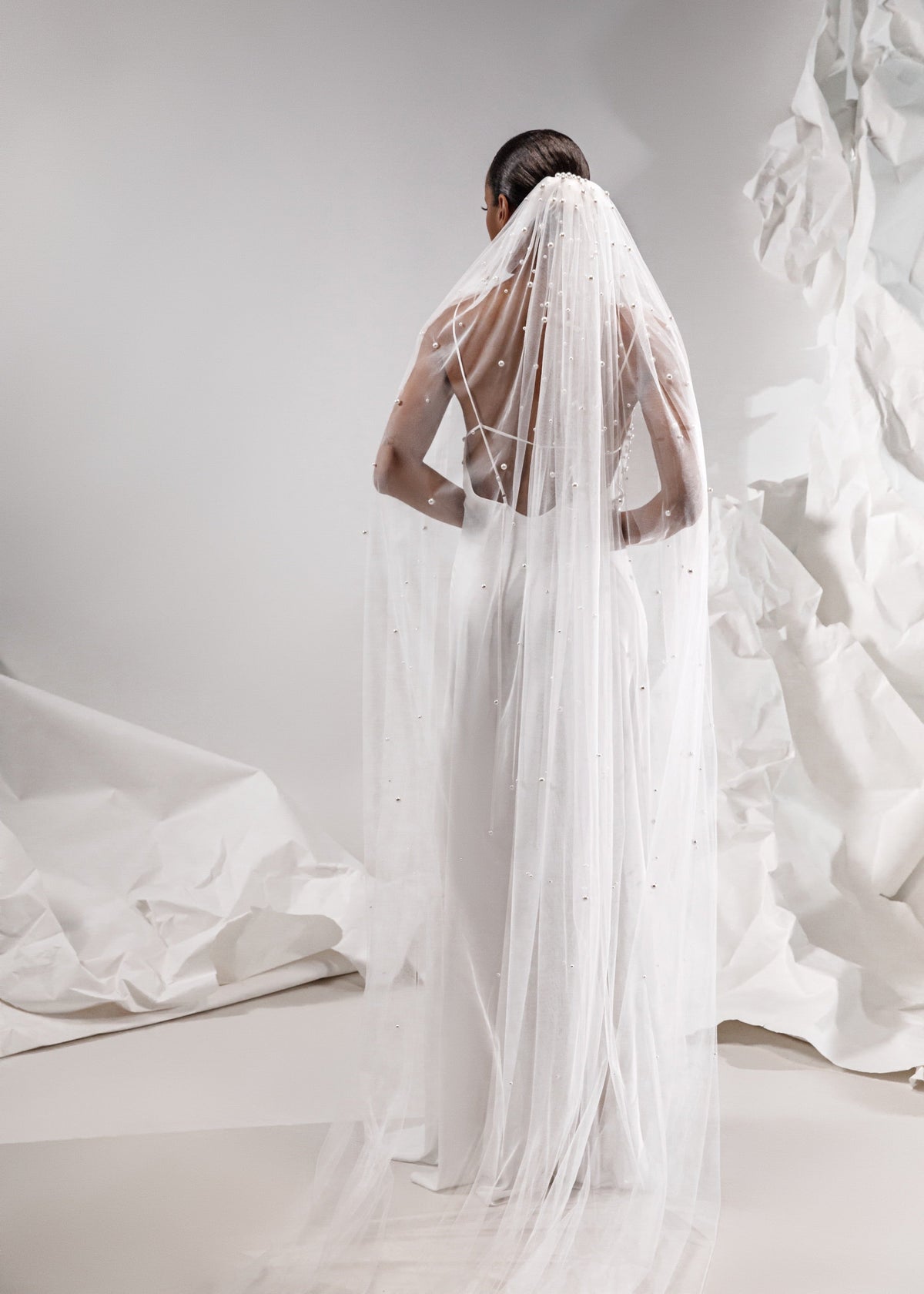 LOLA bridal veil with pearls