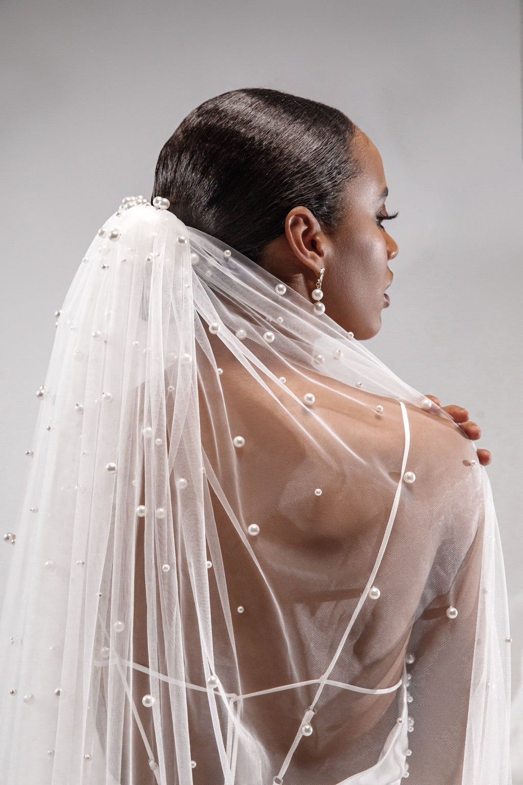 LOLA bridal veil with pearls