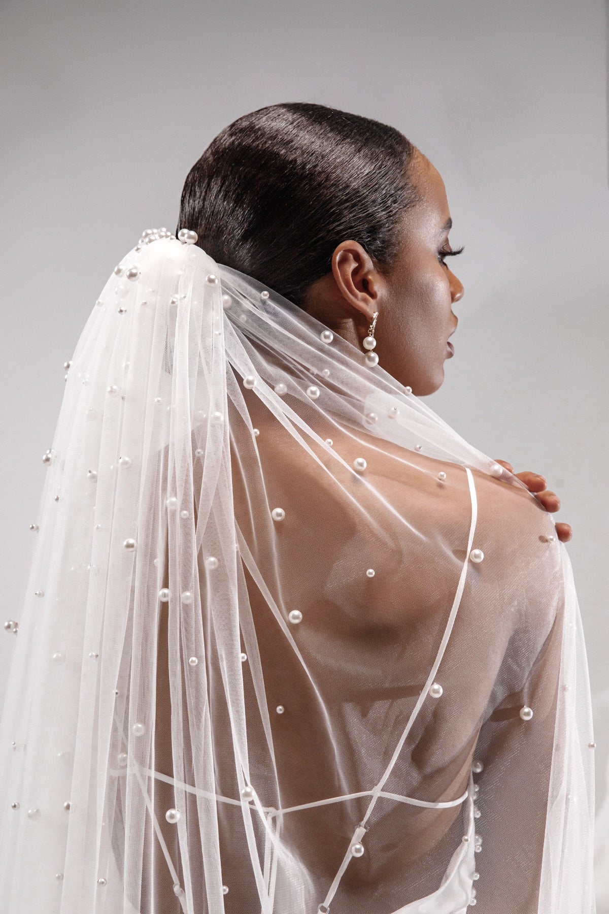 LOLA bridal veil with pearls