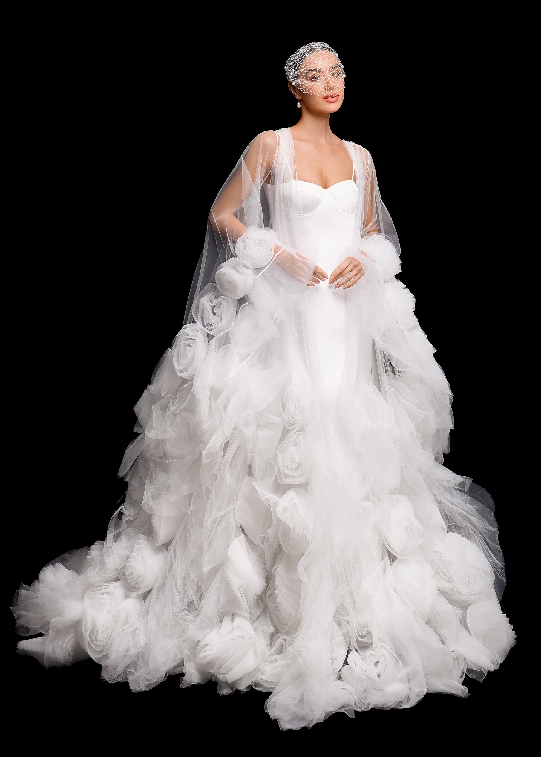 LUCY Robe with Voluminous Rose around the Sleeves