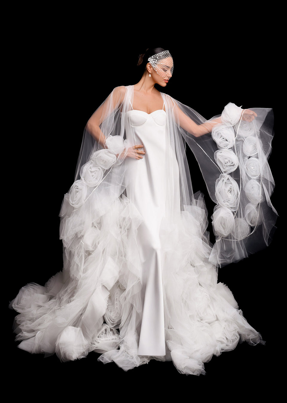 LUCY Robe with Voluminous Rose around the Sleeves