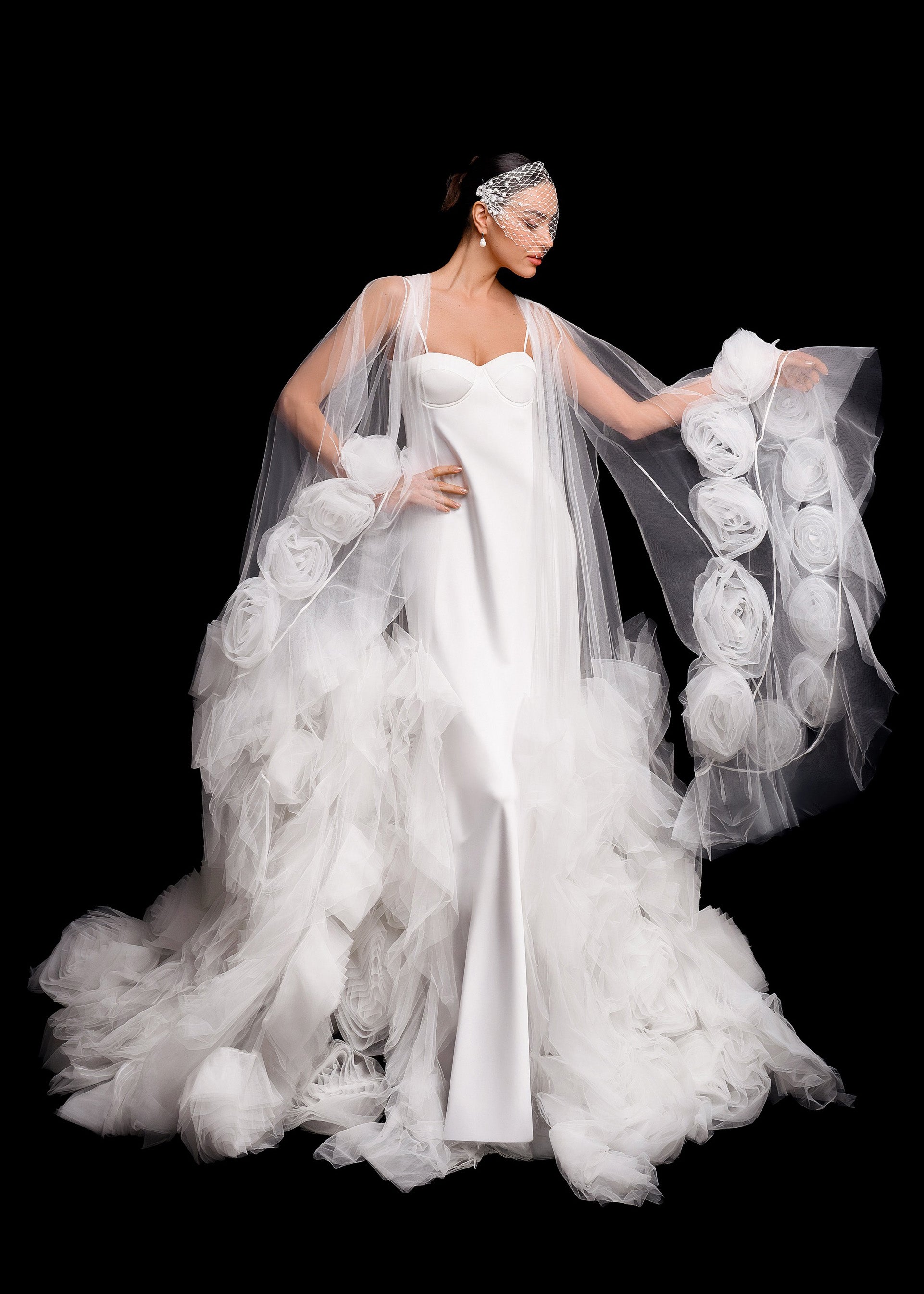 LUCY Robe with Voluminous Rose around the Sleeves