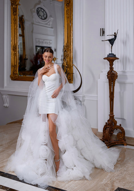 LUCY Robe with Voluminous Rose around the Sleeves