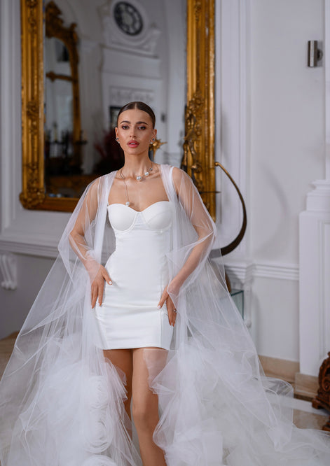 LUCY Robe with Voluminous Rose around the Sleeves