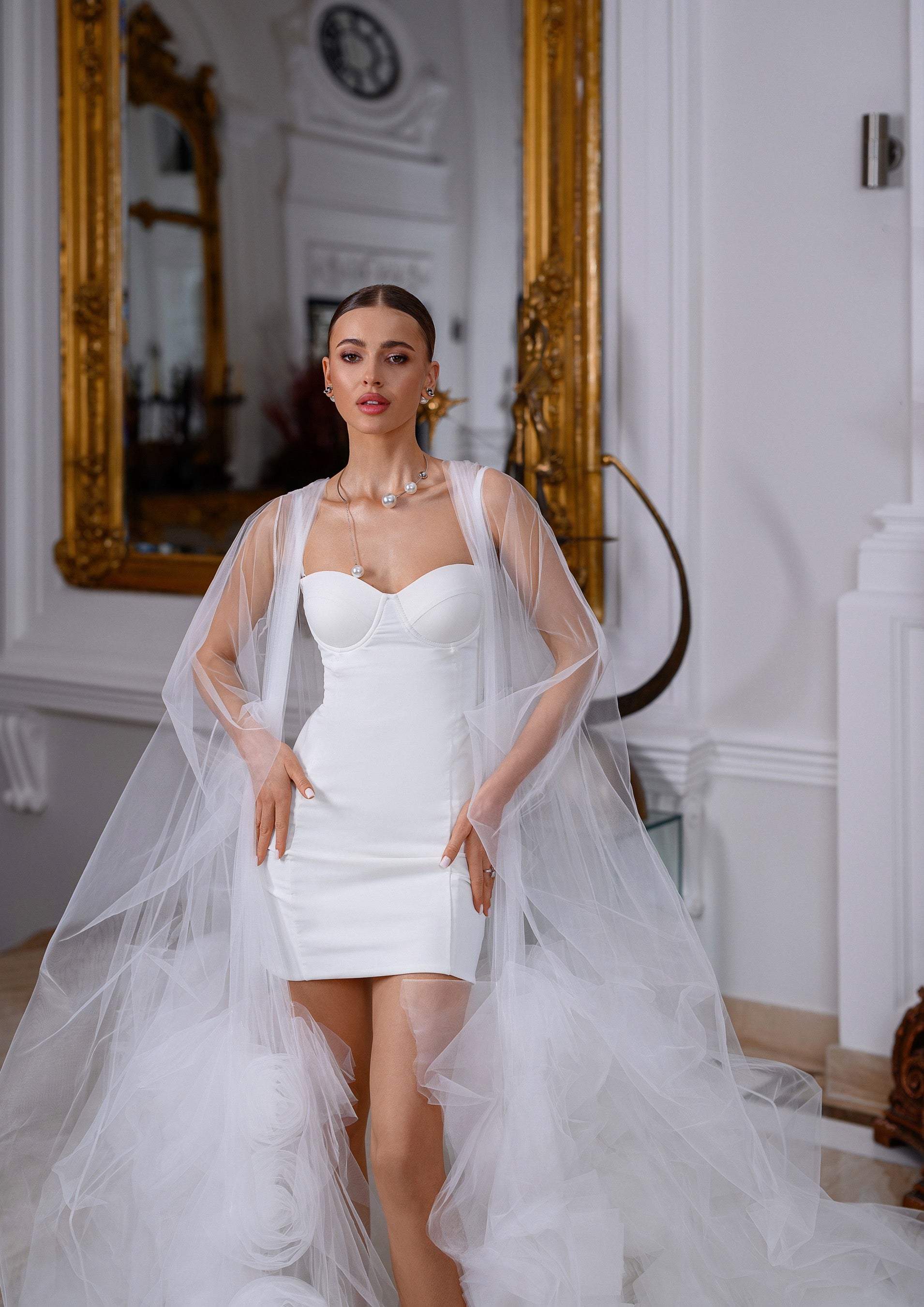 LUCY Robe with Voluminous Rose around the Sleeves