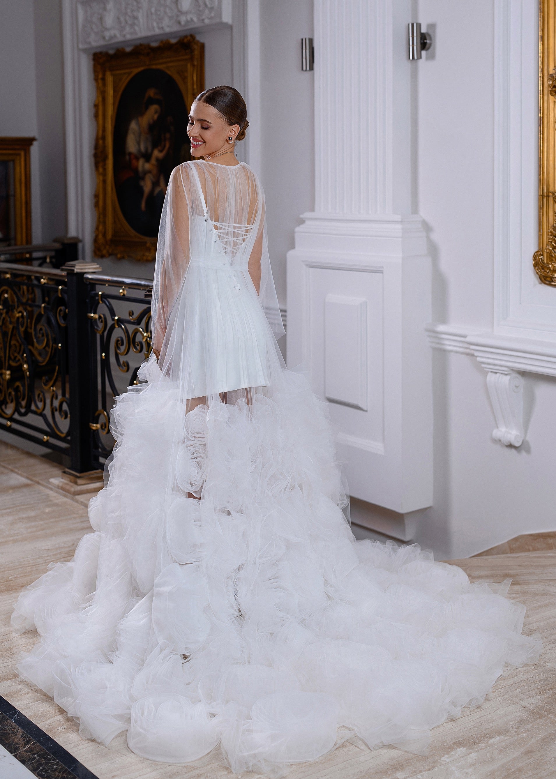 LUCY Robe with Voluminous Rose around the Sleeves