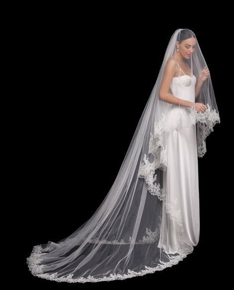 MADONNA Veil with Lace Trim