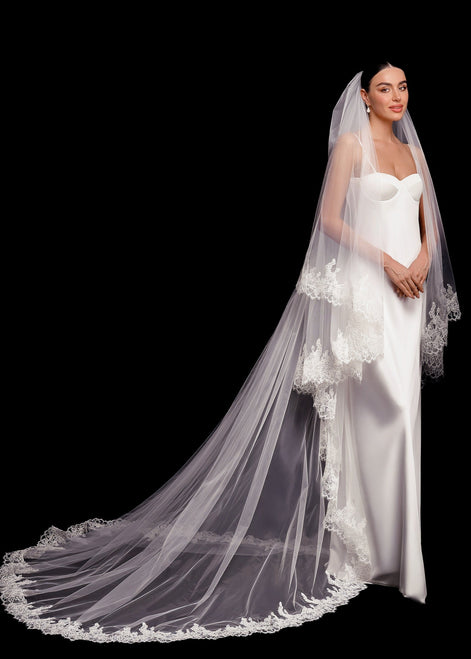 MADONNA Veil with Lace Trim