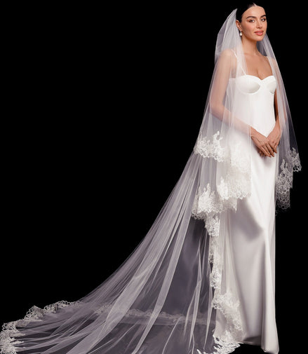 MADONNA Veil with Lace Trim