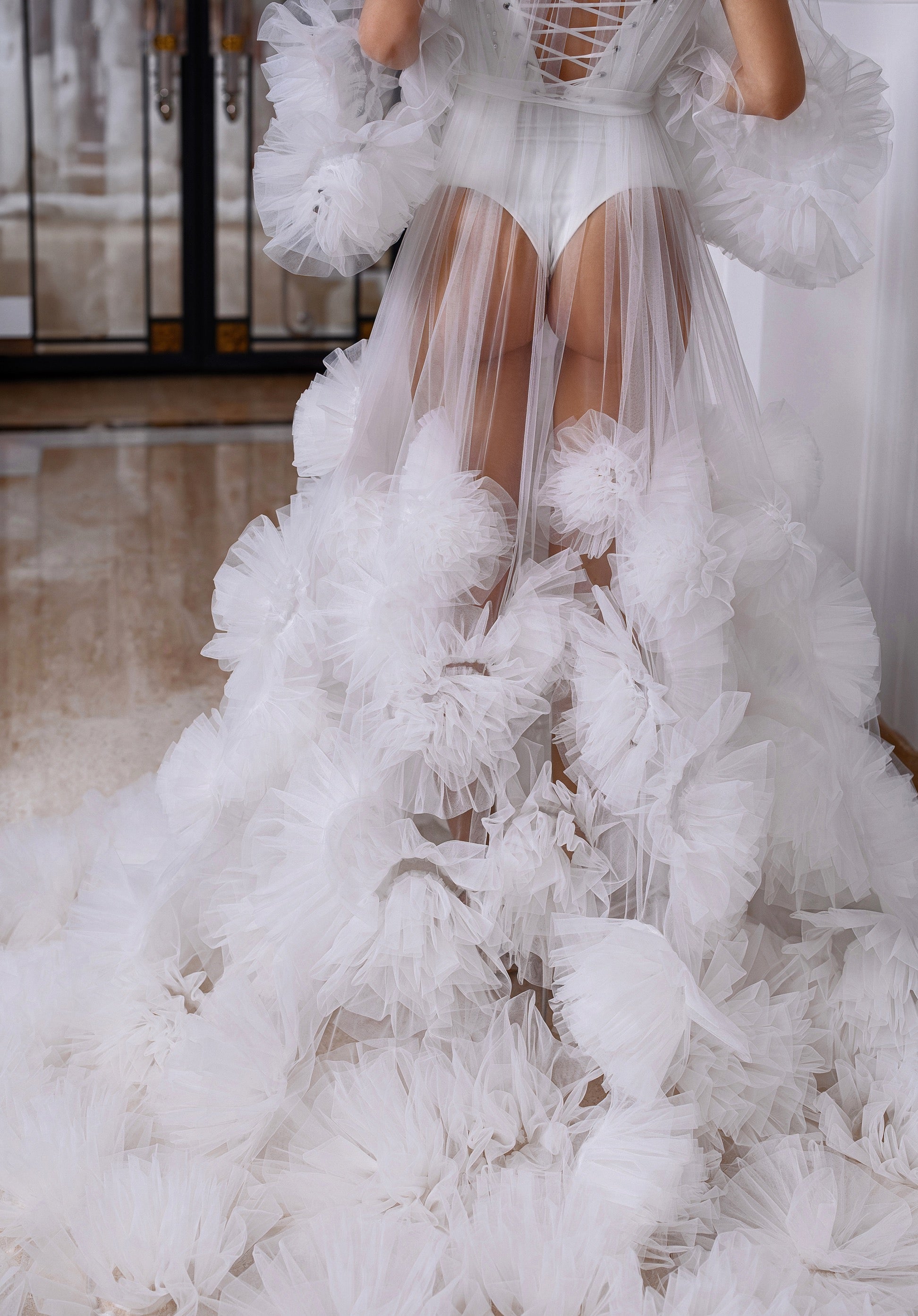 MOLLY Peignoir with 3D texture dahlias