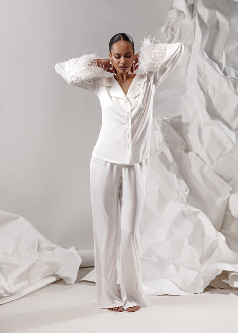 RACHEL White silk pajama set with pearls and feathers