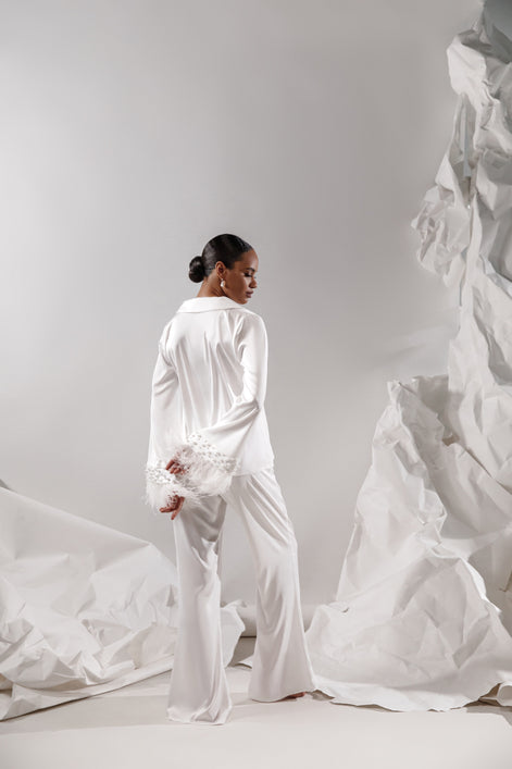 RACHEL White silk pajama set with pearls and feathers