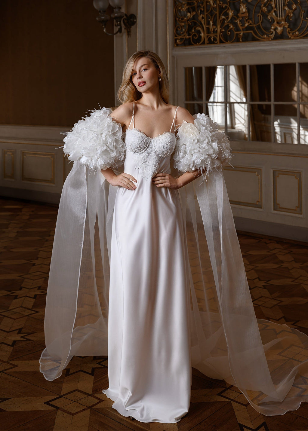 VALERIE bolero with flowers and long cape