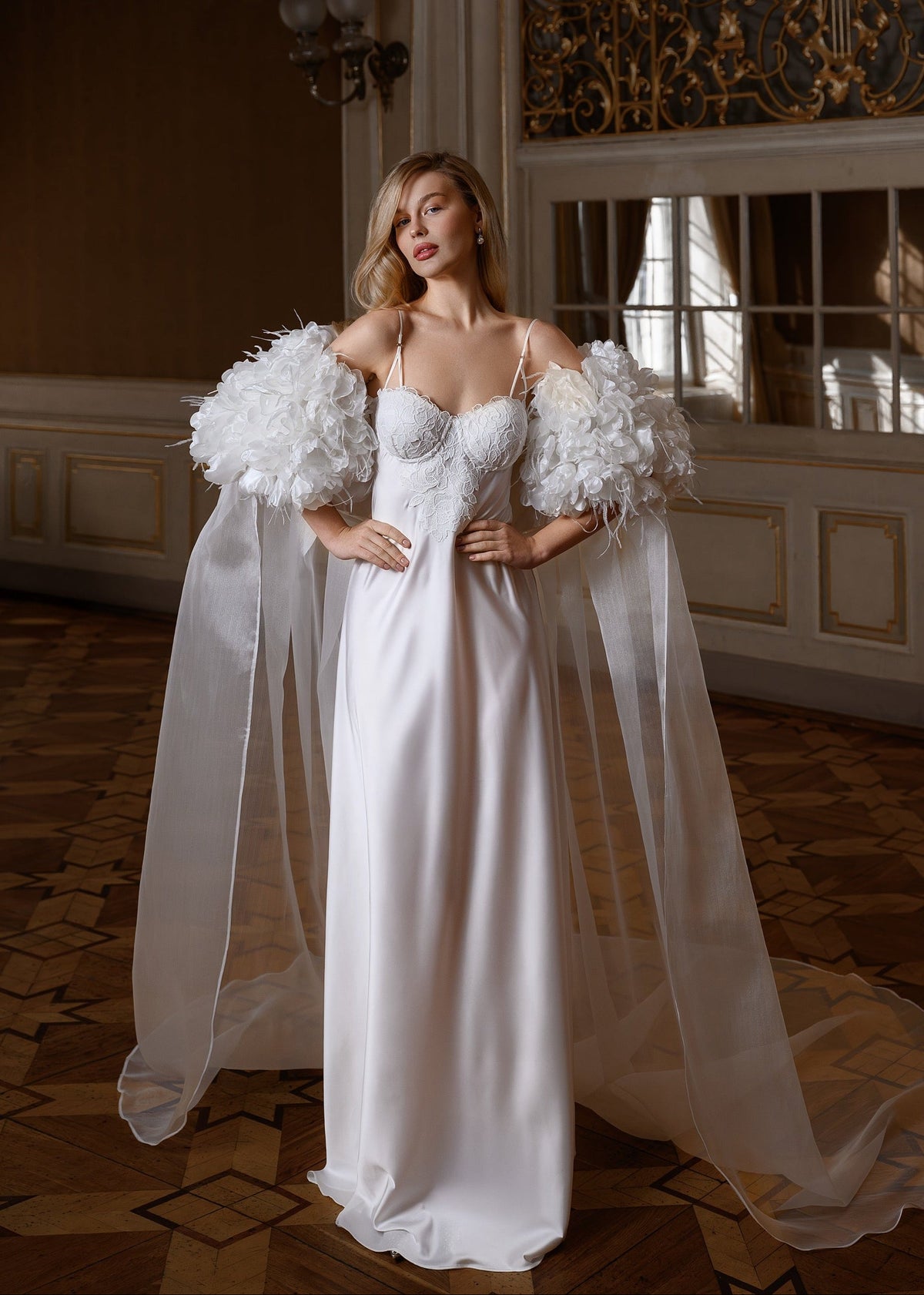 VALERIE bolero with flowers and long cape
