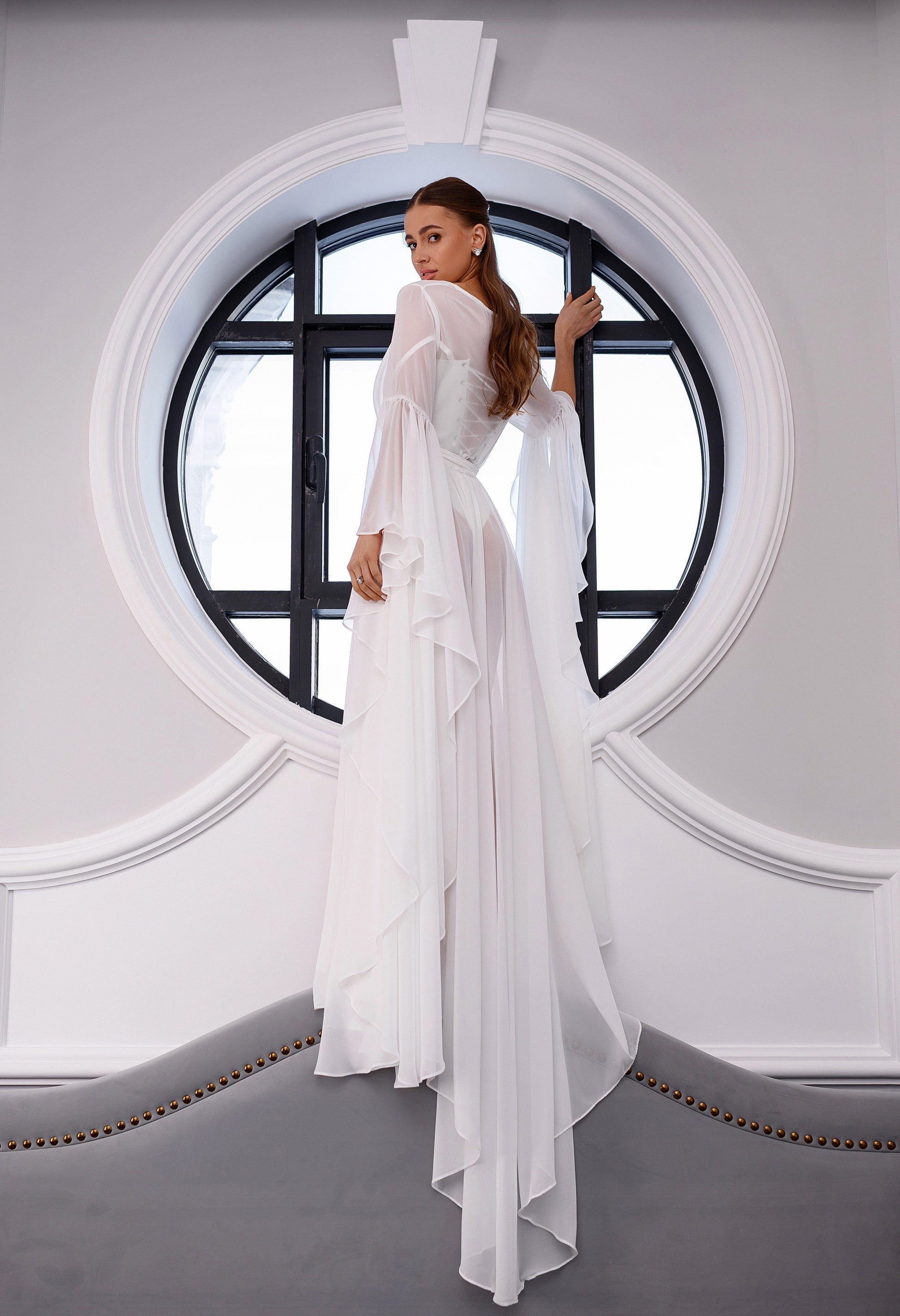 VICKY Long Chiffon Bridal Robe with Train & Feather Flower